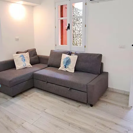 La Perla Del Mare Homestay *